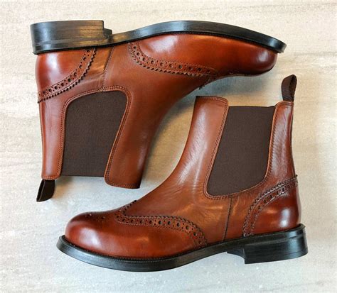 brown brogues boots.